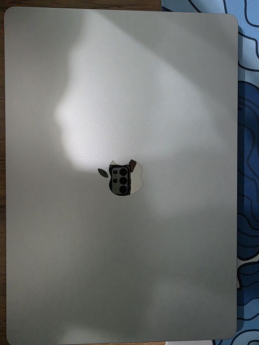 MacBook Air 15 2025 M4 16/512