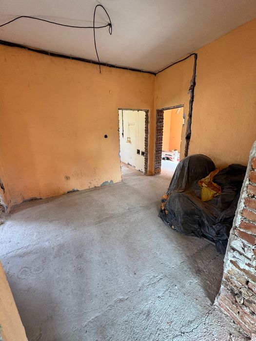 Продавам къща в центъра на  Свиленград.