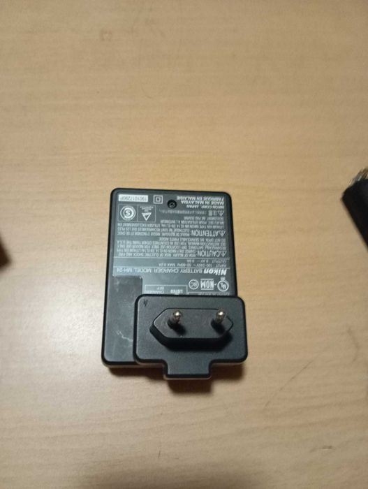 Nikon D3100 + Nikkor 55–200mm VR + Accesorii – Kit complet