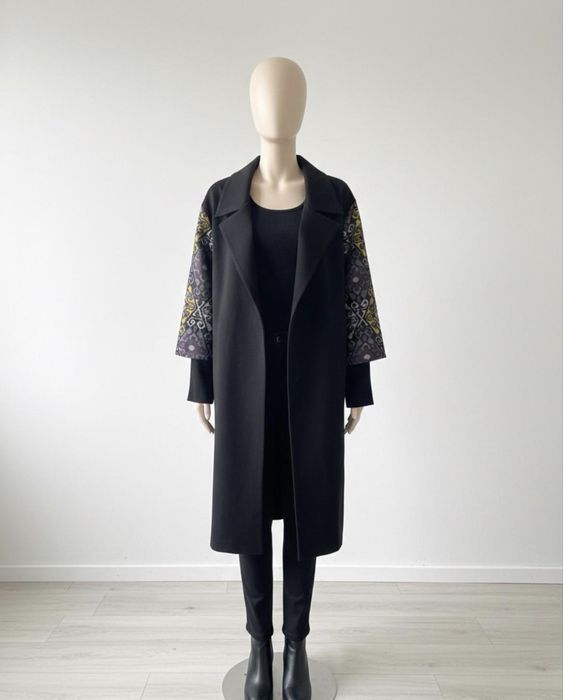 Пальто от Brand Amanat