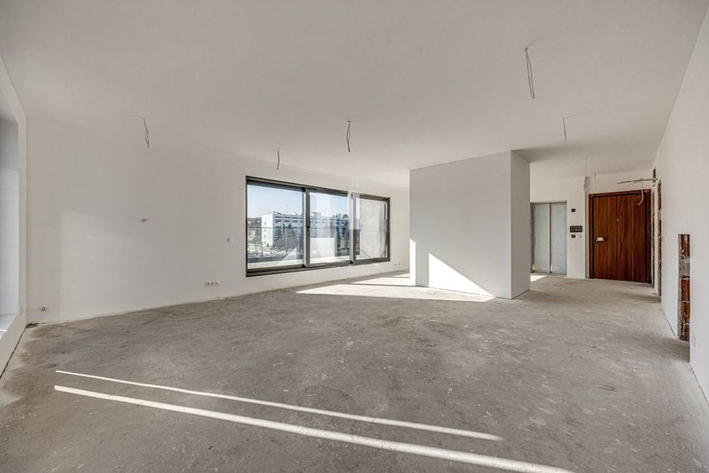 Продава се Многостаен апартамент в София, Изток - 451 кв.м за 3038 €/кв.м - Снимка #2