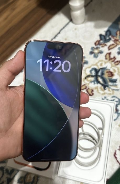 Продам Iphone 17pro max