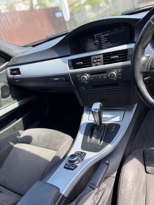 Dezmembrez bmw e90 facelift