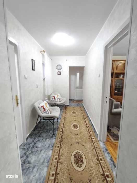 Apartament 3 camere+boxa, etaj 3, zona Hurmuzachi, Radauti