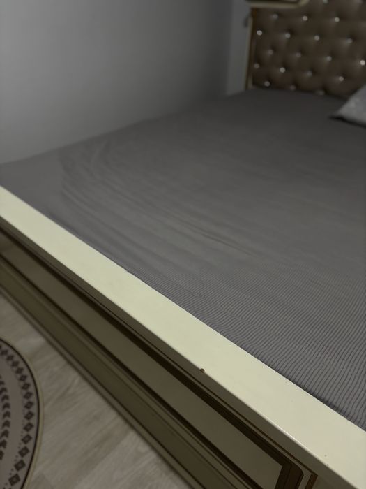 Кровать двухспальная