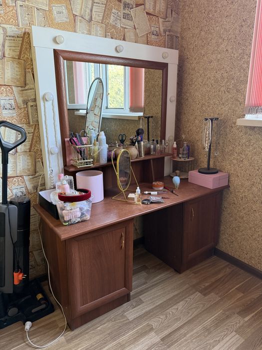 Туалетный столик