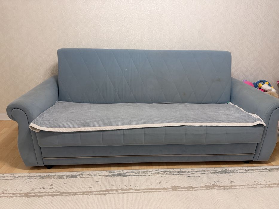 Продам диван для гостиной