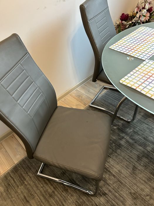 Vand 4 scaune,Mobexpert model Keny .