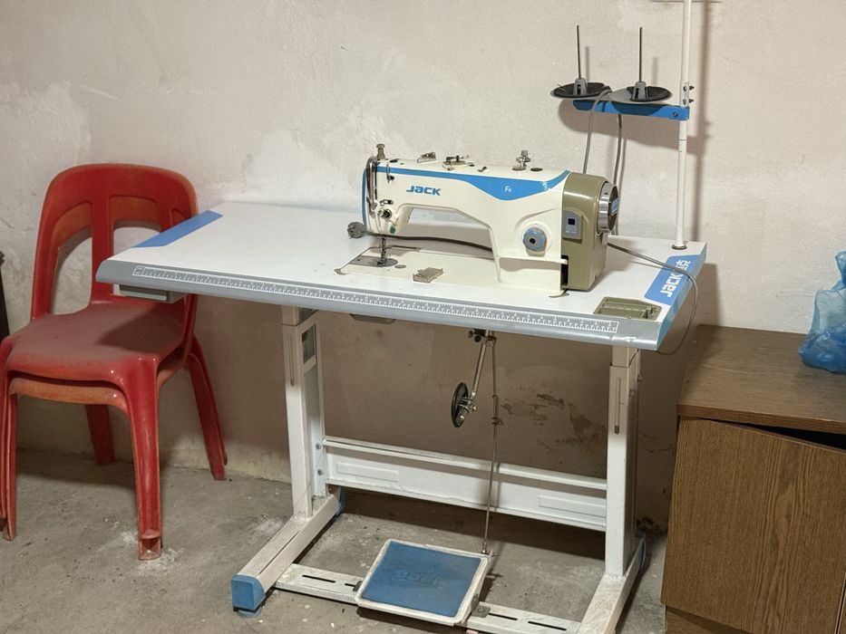 Jack f4 tikuv mashinasi