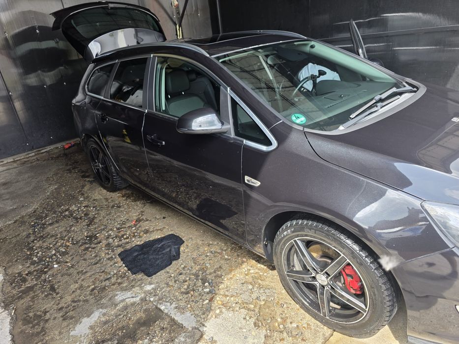 Opel Astra Sports Tourer 2015