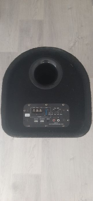 Продам саббуфер хорошем состоянии