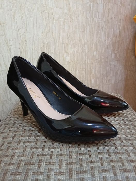 Новые женские туфли