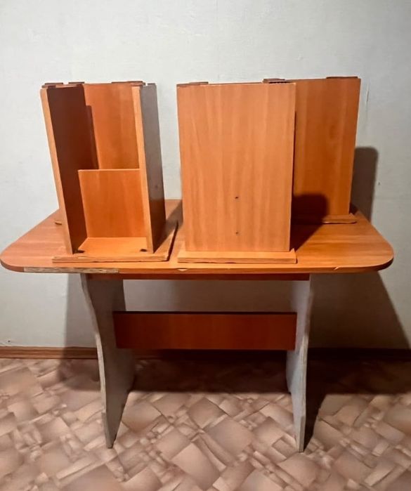 Продам стол и стулья