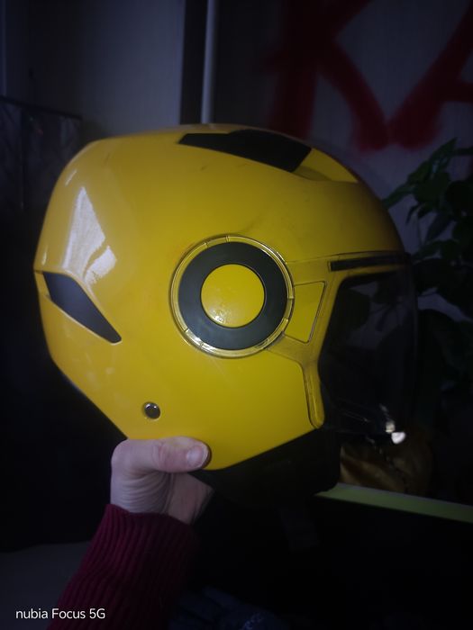 Продам шлем срочно