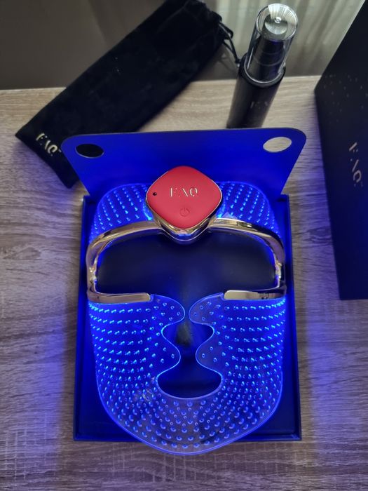 Foreo FAQ 201 лед маска за лице