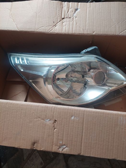 Продам фару Правая Кобальт