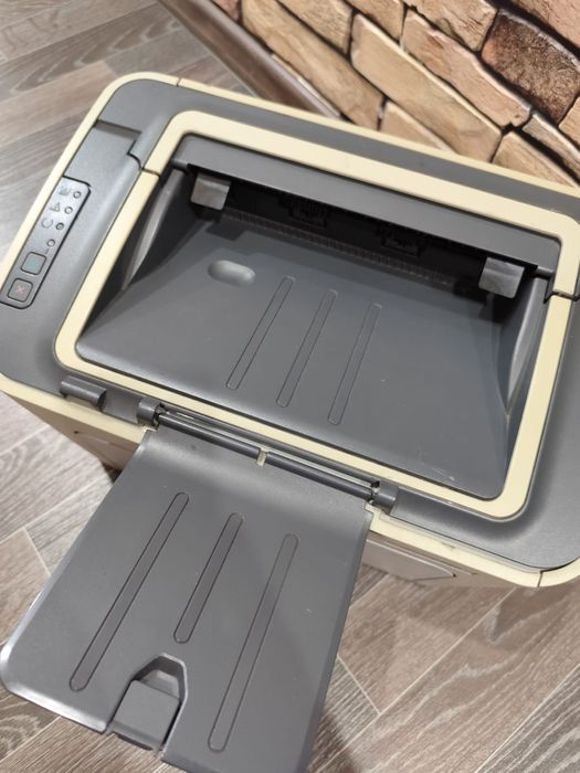 Продам принтер HP LaserJet P1505