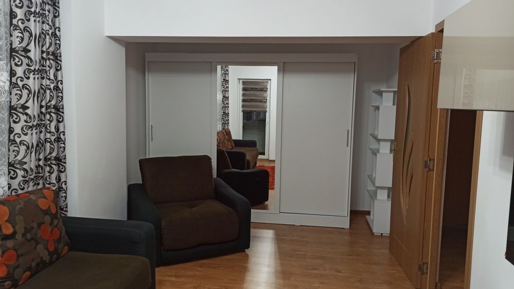 Ofer spre închiriere apartament 2 camere, Unirii Sud, 5 min de centru, loc de parcare,