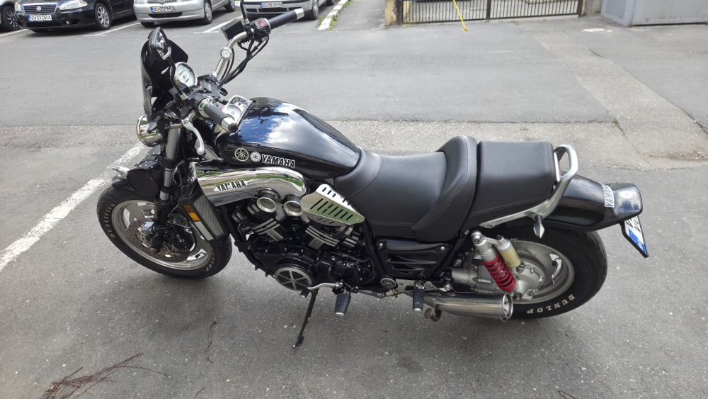 Motocicleta Yamaha Vmax1200