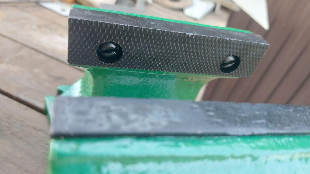 Тисы , тиски  СССР