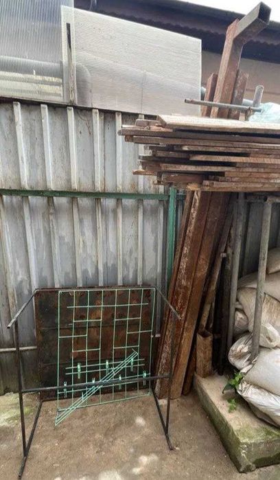 Țeavă metalică pătrată