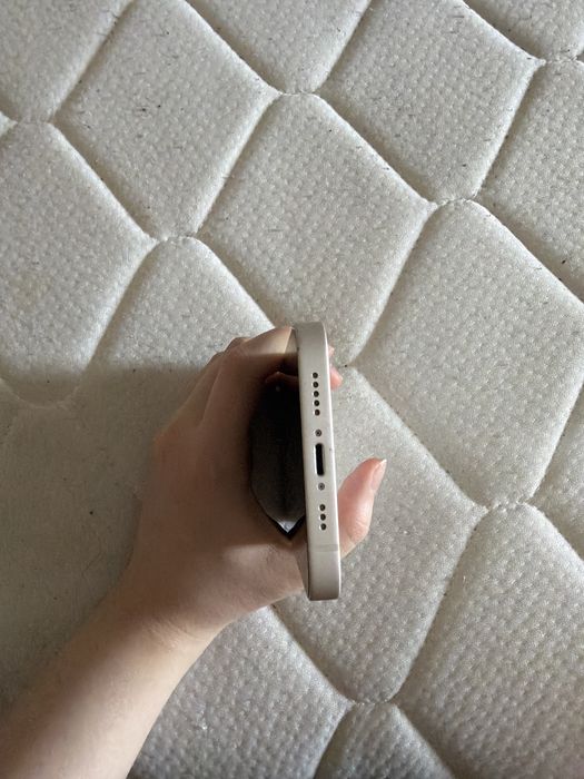 Phone  13  белый