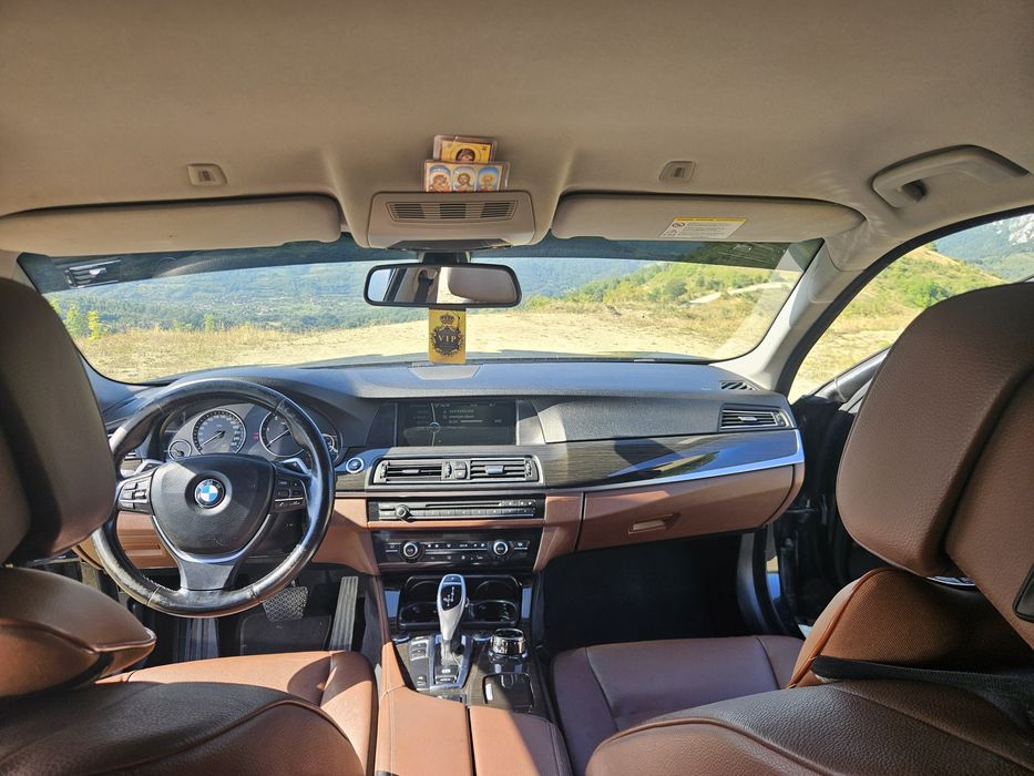 BMW Seria 5 F10 530d (2010)