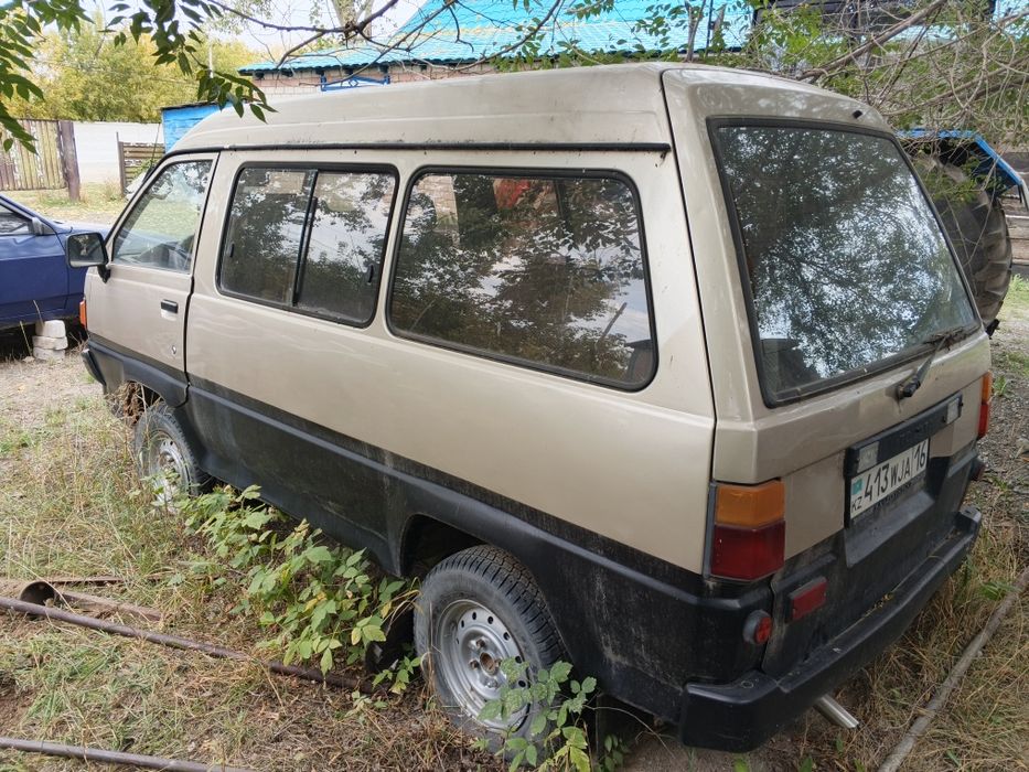Toyota Lite Ace 1988г минивэн