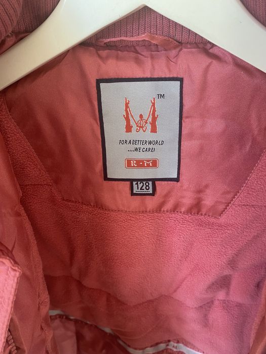 Продам детские зимние куртки