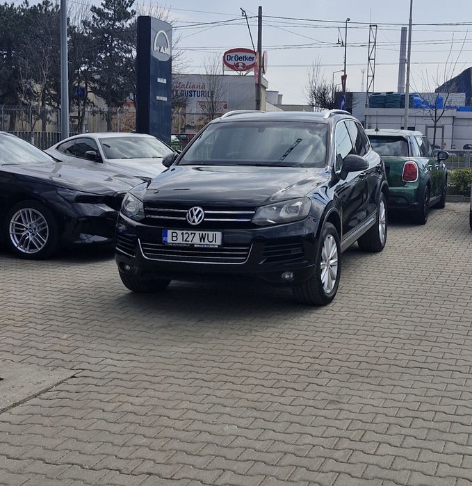 VOLKSWAGEN Touareg