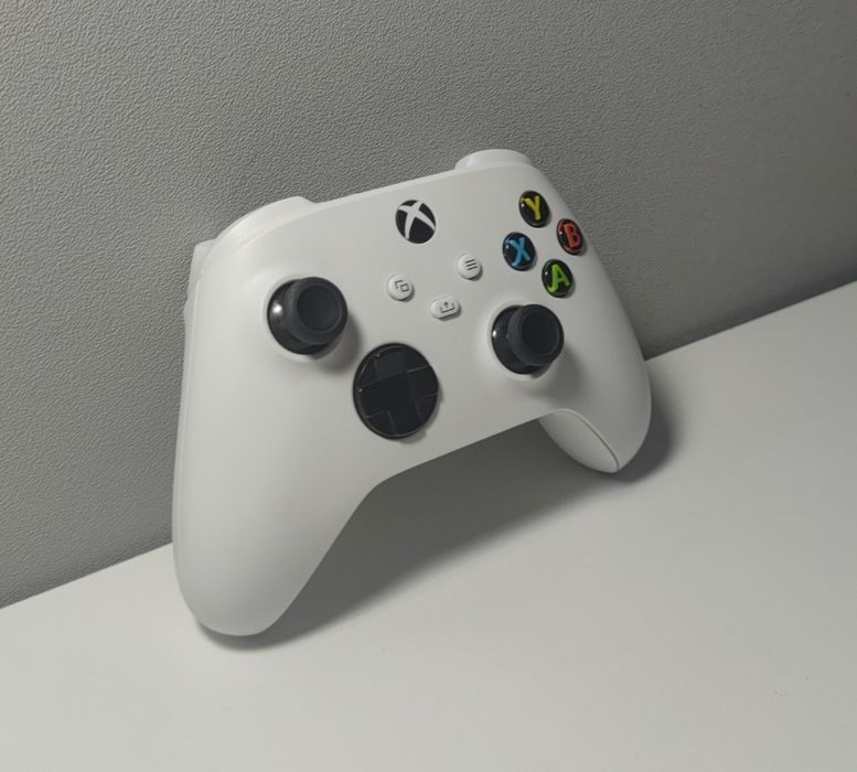 Оригинальный геймпад Xbox Wireless Controller (Robot White).