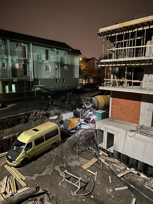 Inchiriez pompa de beton stationara