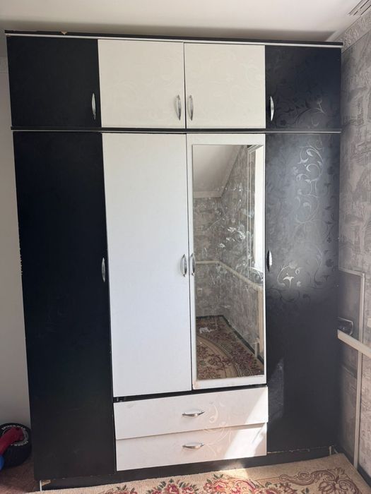 Продам кухонный уголок,  шифонер,  и диван