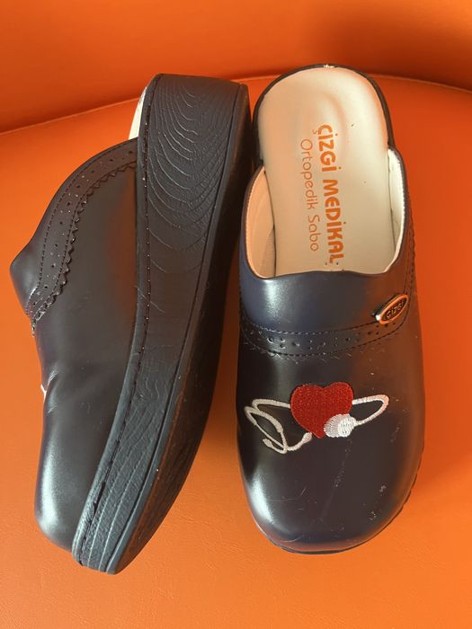 Saboti piele marime 36