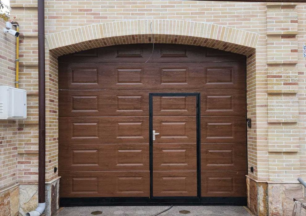 Секционные ворота АЛЮТЕХ. Замер - бесплатно!