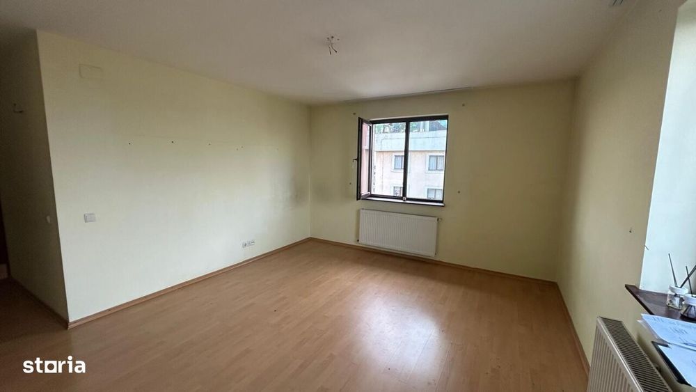 Apartament 3 camere S4 str Savinesti