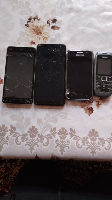 Продается Телефон на запчасти телефонла сотилади запчастга.