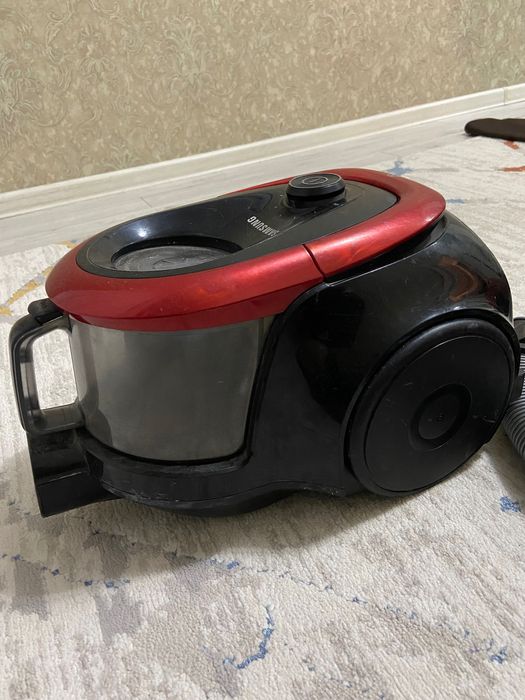 Продается пылесос б/у в рабочем состояний