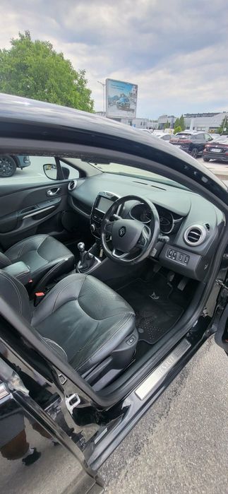 Продавам Renault Clio 1.5 dCi 90к.с.29.12.2016г. Десен волан.Черен металик