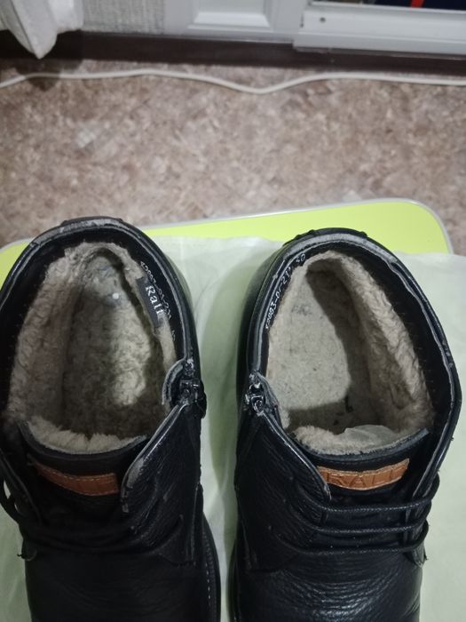 Продам зимний ботинки