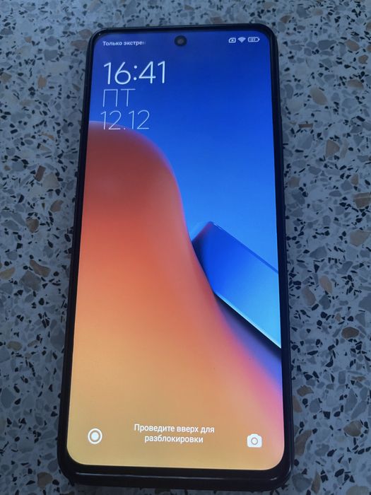 Продаю телефон Redmi 12