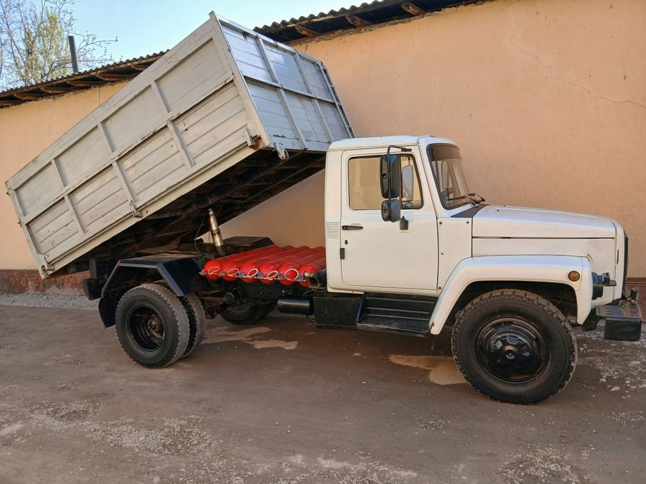 Gaz 3307 mashina sotiladi