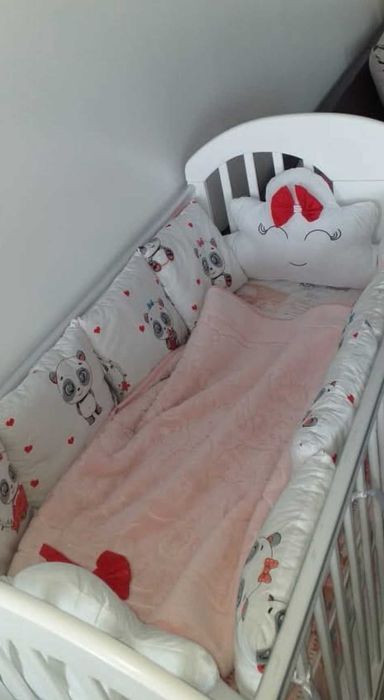 Обиколник за бебешка кошара