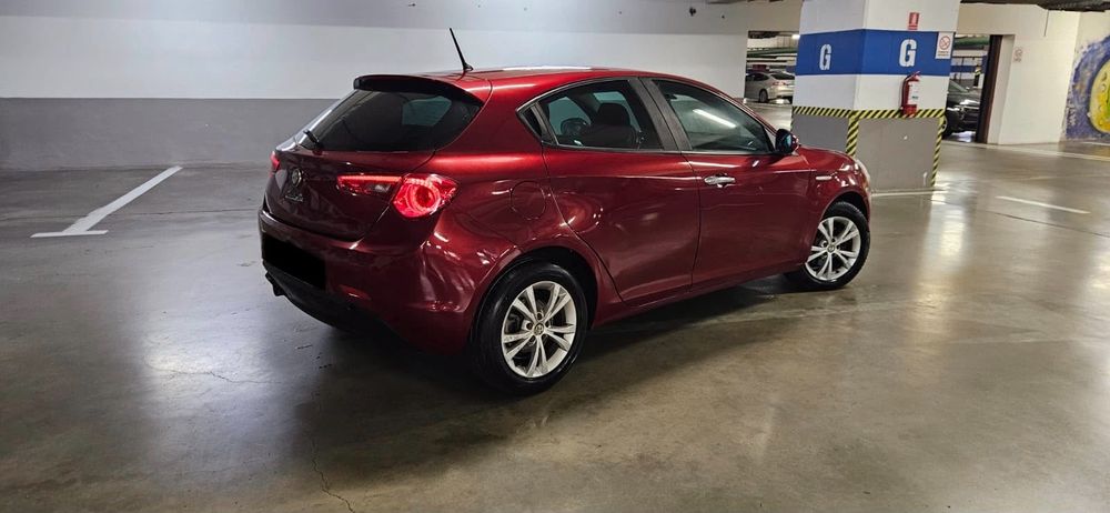 ALFA ROMEO Giulietta, 1,6 diesel, an 2015, Manual, Ingrijit, Acte la Zi