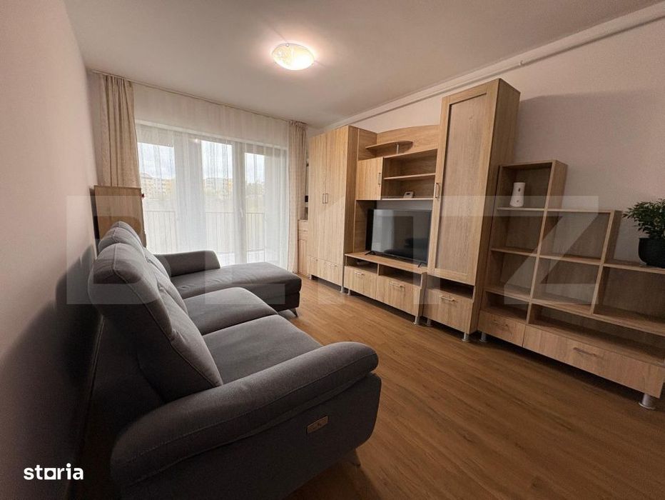 Apartament 3 camere, modern, parcare, zona Frunzisului