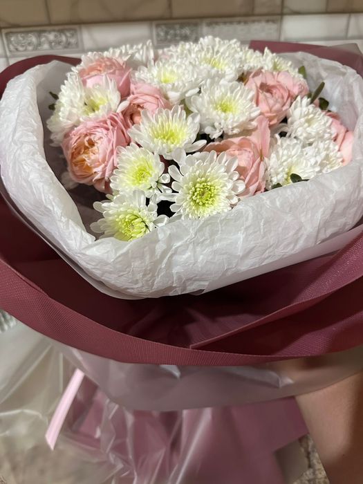 Продам  живые  цветы