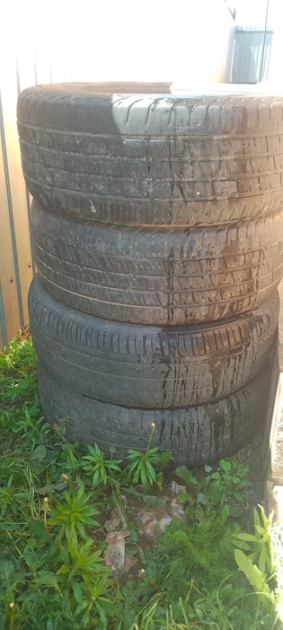 Продам покрышки 4 шт  215*55 R 17