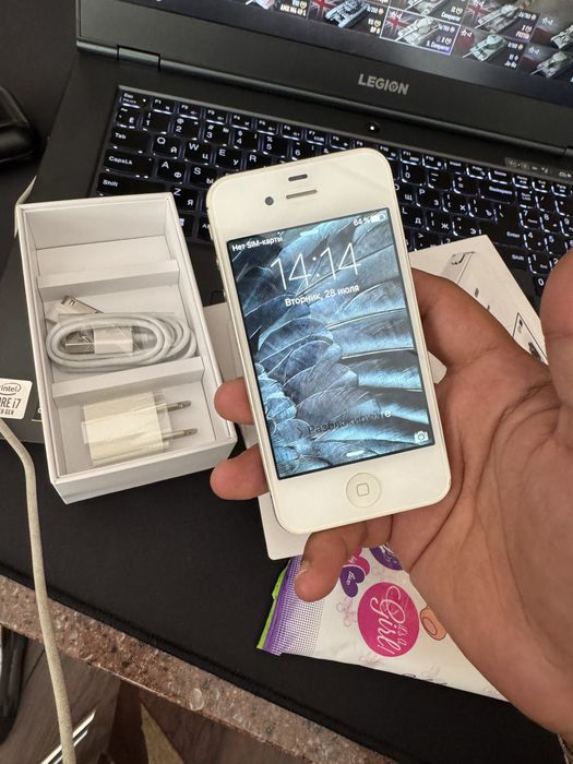 IPhone 4s 8GB в идеалном состоянии