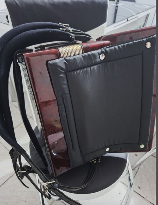 Vând Hohner Verdi II