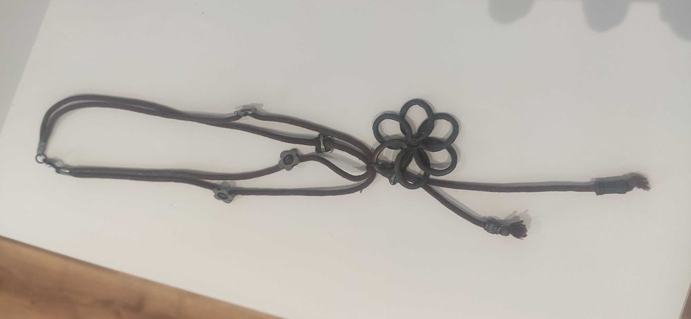 Кафяви колие с гривна